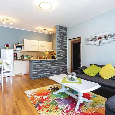 公寓 2 Bedroom Cozy In *