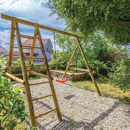 公寓 2 Bedroom Cozy In