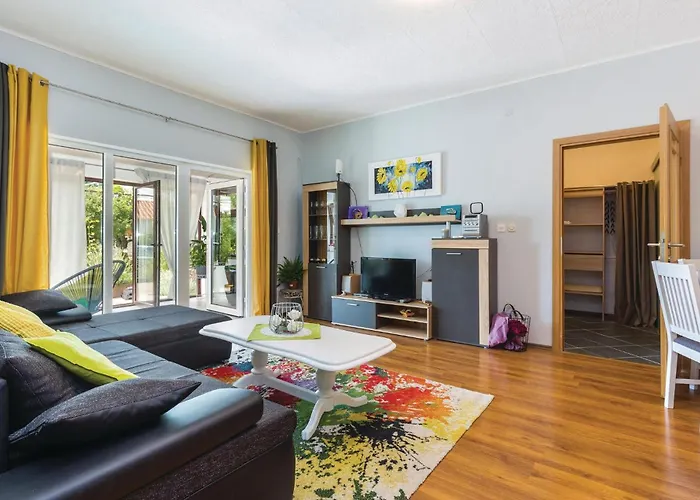 2 Bedroom Awesome In Krasica (Primorje-Gorski Kotar)