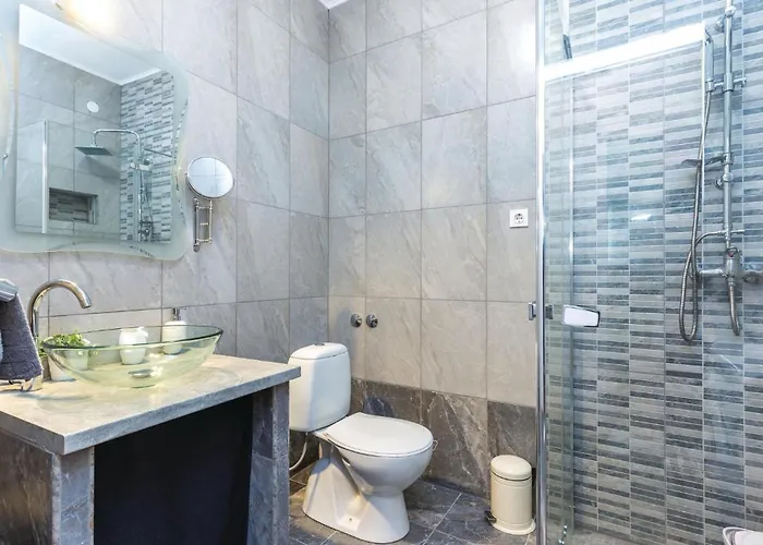 2 Bedroom Awesome In شقة *