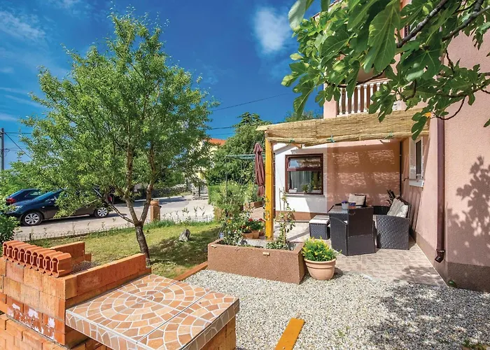 2 Bedroom Awesome In * Krasica (Primorje-Gorski Kotar)