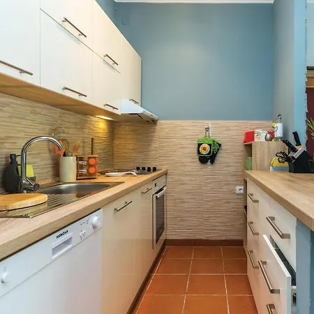 아파트 2 Bedroom Awesome In Krasica (Primorje-Gorski Kotar)