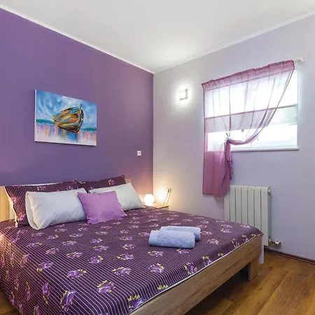 2 Bedroom Awesome In Appartement *